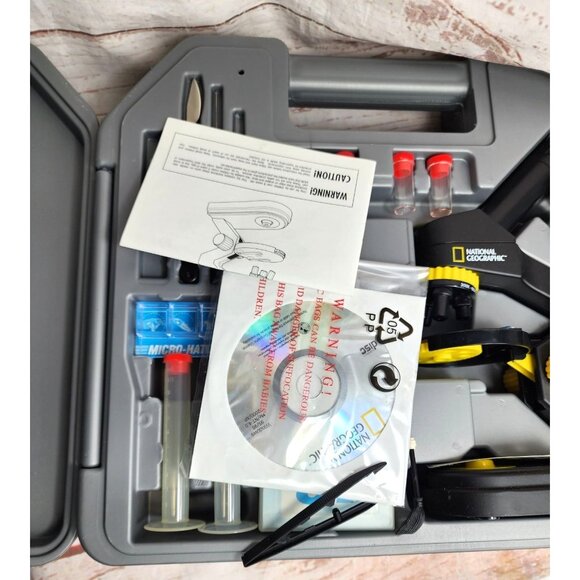 Explore the Microscopic World with the National Geographic Microscope Kit - Picture 4 of 12